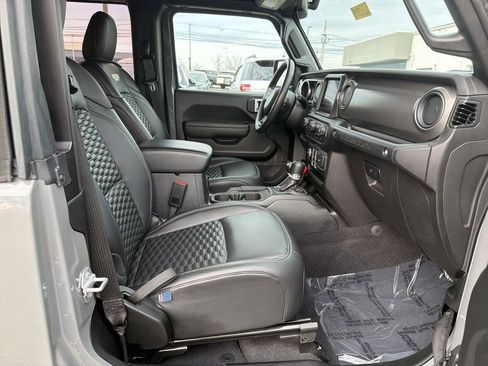 Used 2023 Jeep Wrangler Sport S image 14