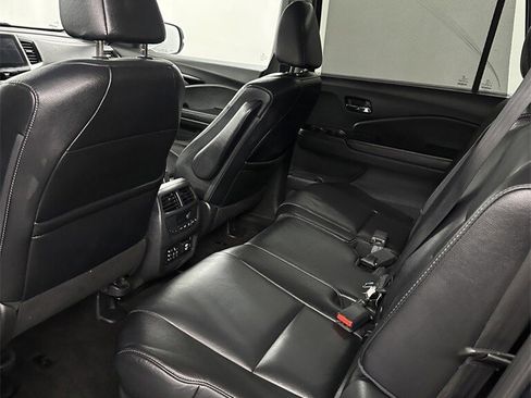 Used 2016 Honda Pilot Touring image 33