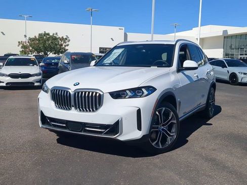 Used 2026 BMW X5 sDrive40i w/ Premium Package image 3