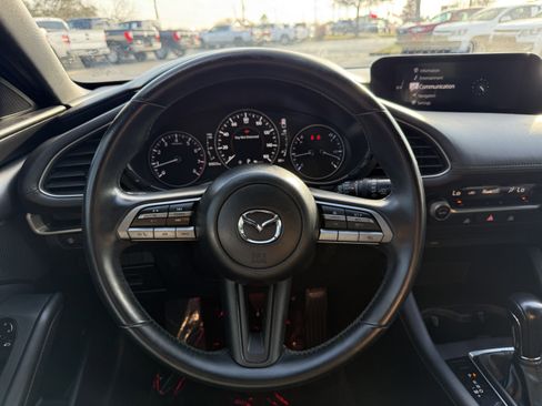 Used 2020 MAZDA MAZDA3 Hatchback image 16