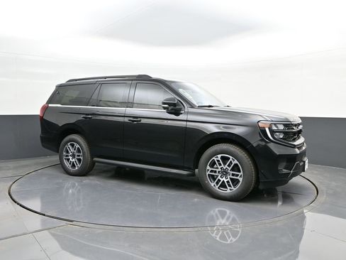 New 2025 Ford Expedition Active image 17