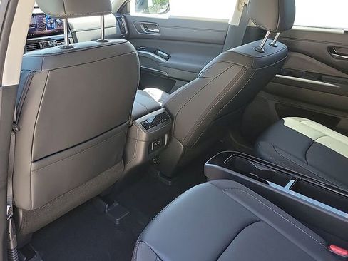 New 2026 Nissan Pathfinder SL w/ SL Premium Package AWD/4WD image 25