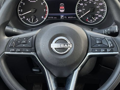 Used 2025 Nissan Sentra SV FWD image 25