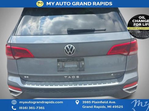 Used 2023 Volkswagen Taos SE w/ Panoramic Sunroof Package AWD/4WD image 44