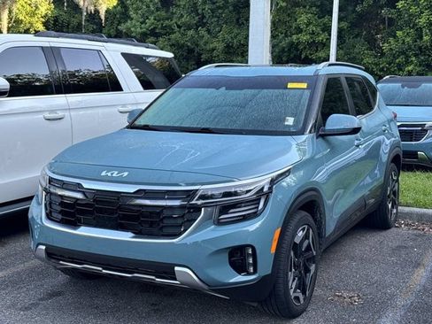 Used 2024 Kia Seltos SX w/ SX Sunroof Package AWD/4WD image 3