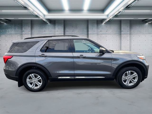 Used 2022 Ford Explorer XLT AWD/4WD image 25