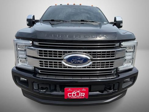 Used 2018 Ford F250 Platinum w/ Platinum Ultimate Package AWD/4WD image 6
