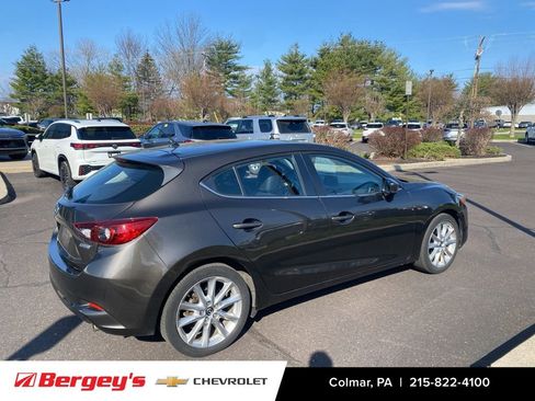 Used 2017 MAZDA MAZDA3 Touring image 3