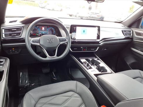 Used 2024 Volkswagen Atlas Cross Sport SE image 9