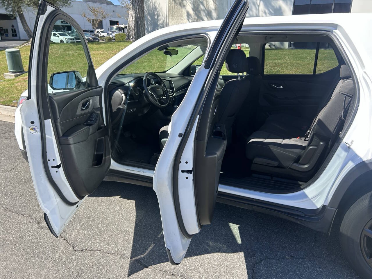 Used 2019 Chevrolet Traverse LS w/ LPO, Blackout Package FWD image 5