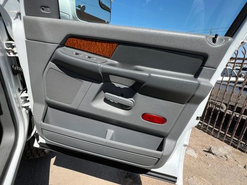 Used 2006 Dodge Ram 2500 Truck Laramie AWD/4WD image 21