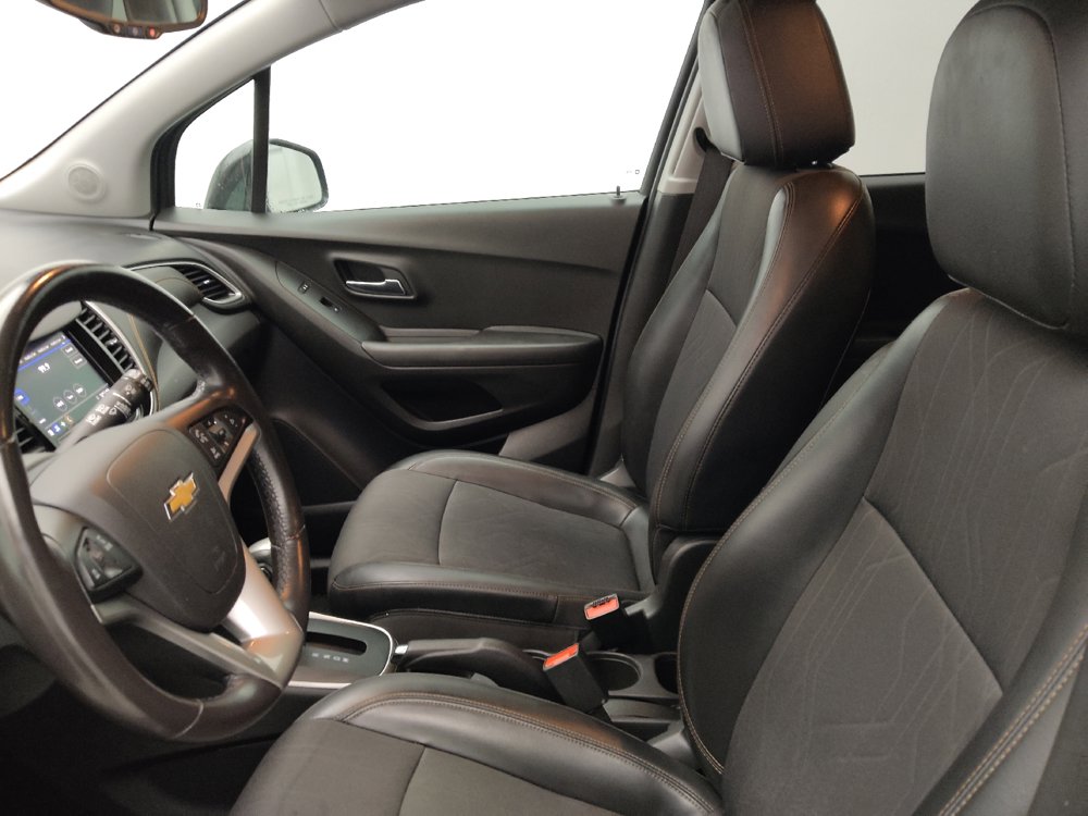 Used 2020 Chevrolet Trax LT w/ LT Convenience Package FWD image 17