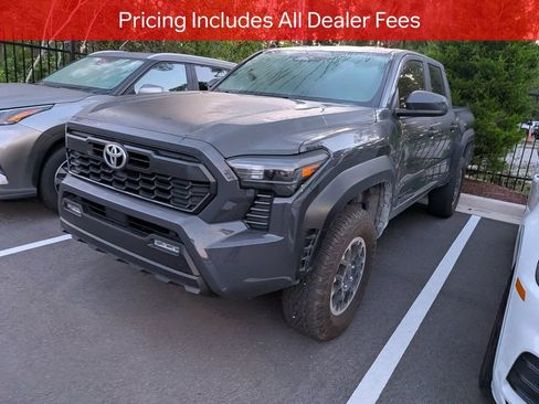 Certified 2025 Toyota Tacoma TRD Off-Road AWD/4WD image 4