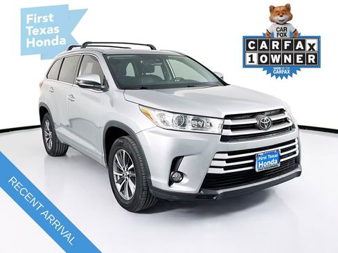 Used 2018 Toyota Highlander XLE image 1