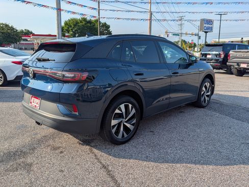Used 2023 Volkswagen ID.4 Pro AWD/4WD image 3
