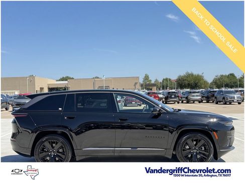 Used 2024 Jeep Wagoneer Launch Edition AWD/4WD image 2