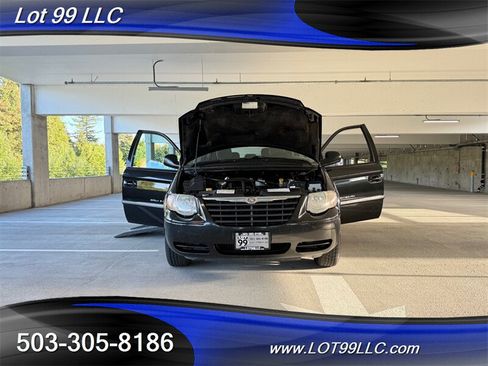 Used 2006 Chrysler Town & Country Touring w/ Trailer Tow Prep Group FWD image 31