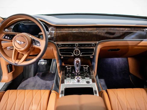 Used 2021 Bentley Flying Spur W12 image 10