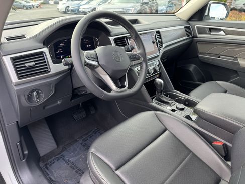 Certified 2022 Volkswagen Atlas SE w/ Panoramic Sunroof Package image 16