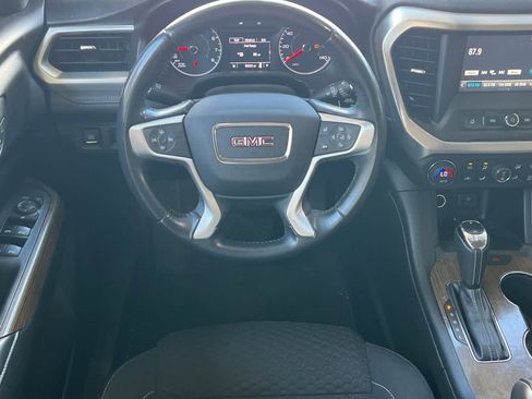 Used 2018 GMC Acadia SLE FWD image 16