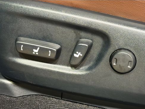 Used 2023 Toyota 4Runner Limited image 23