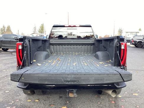 Used 2024 GMC Sierra 3500 Denali Ultimate image 32