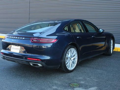 Used 2019 Porsche Panamera 4 image 8