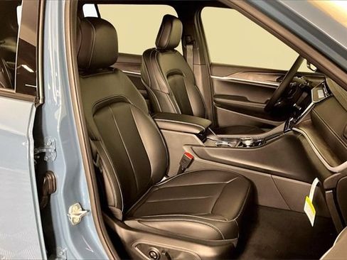 New 2026 Jeep Grand Cherokee L Limited image 12