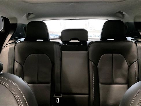 Used 2025 Volvo XC40 B5 Core image 16