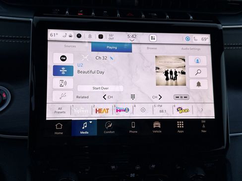 New 2025 Jeep Grand Cherokee Limited w/ Luxury Tech Group II image 18