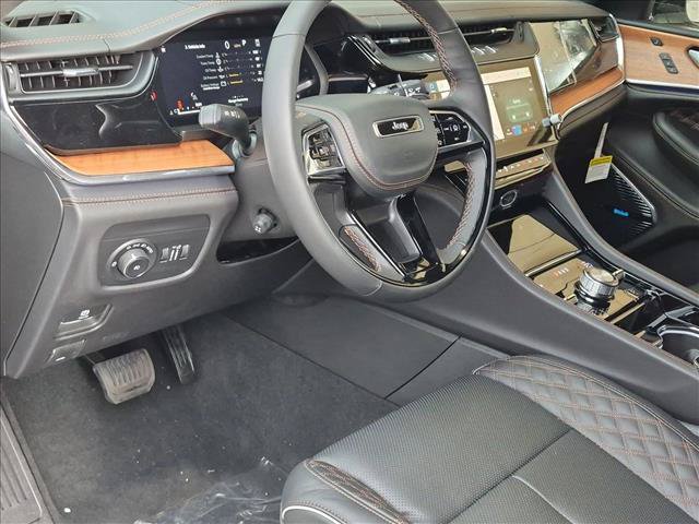 New 2027 Jeep Grand Cherokee Summit w/ Adv Protech Group IV AWD/4WD image 3