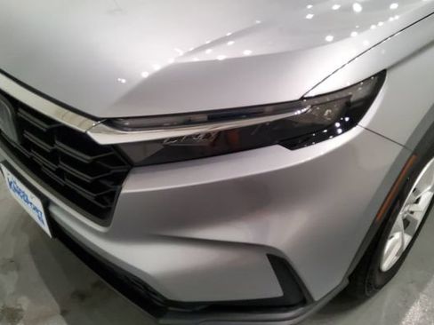 Used 2024 Honda CR-V LX image 11