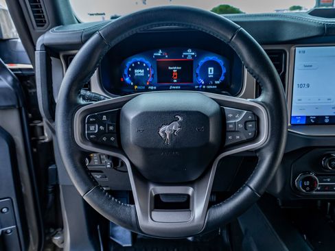 Used 2025 Ford Bronco Outer Banks AWD/4WD image 18