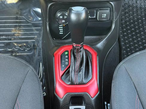 Used 2016 Jeep Renegade Trailhawk AWD/4WD image 31