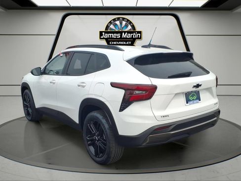 Certified 2024 Chevrolet Trax ACTIV w/ Sunroof Package FWD image 6