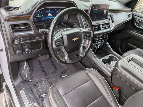 Used 2023 Chevrolet Suburban Premier image 14