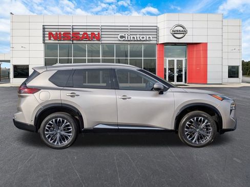 Certified 2025 Nissan Rogue Platinum w/ Platinum Premium Package image 2