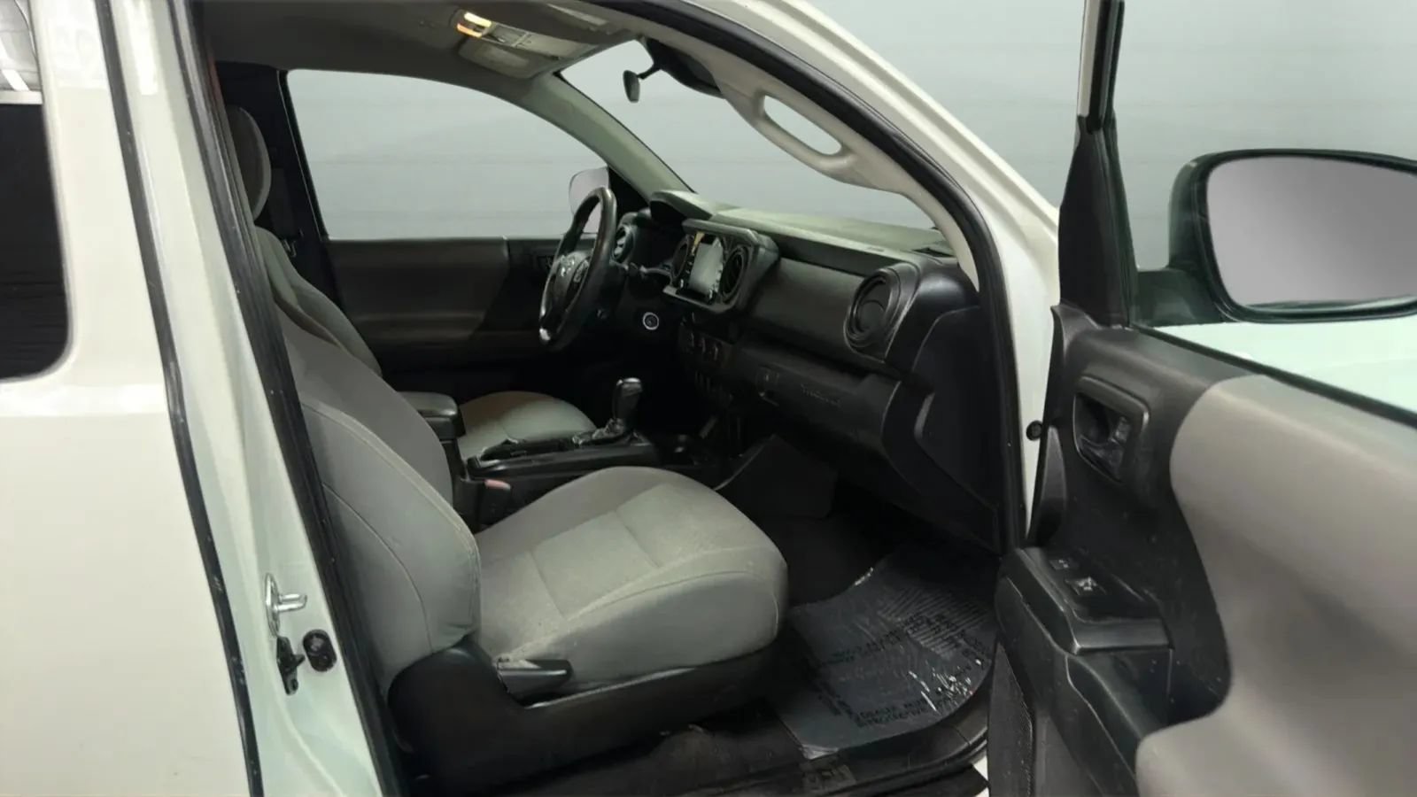 Used 2022 Toyota Tacoma SR RWD image 21
