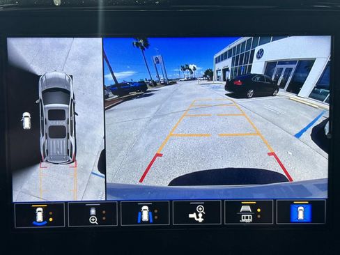 Used 2023 Chevrolet Traverse High Country w/ LPO, Floor Liner Package FWD image 27
