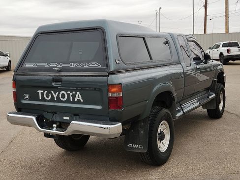Used 1993 Toyota Pickup Deluxe image 4
