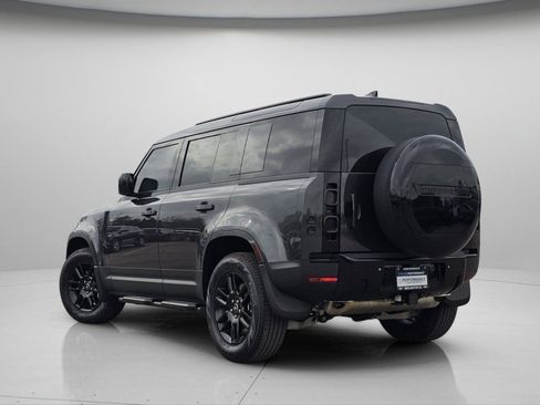 Used 2025 Land Rover Defender 110 S image 22