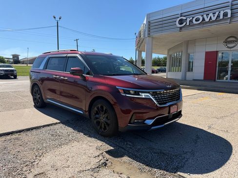 Used 2022 Kia Carnival SX FWD image 3
