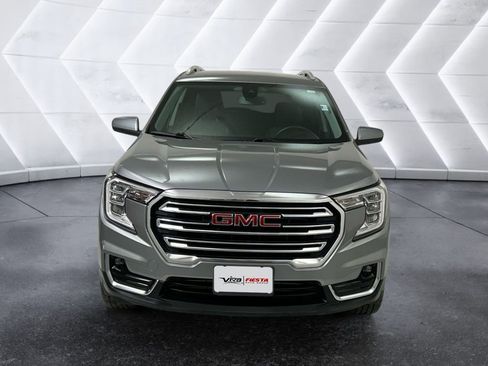 Used 2024 GMC Terrain SLT FWD image 2