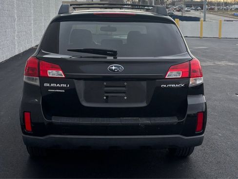Used 2010 Subaru Outback 2.5i Premium image 3