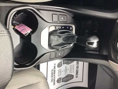 Used 2017 Hyundai Santa Fe Sport w/ 2.4L Value Package 06 FWD image 16