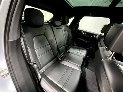 Used 2023 Porsche Cayenne image 31