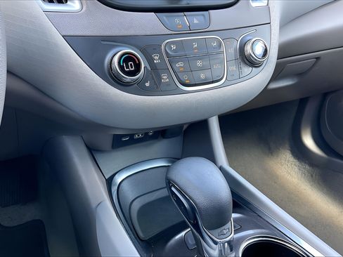Used 2024 Chevrolet Malibu LT FWD image 25