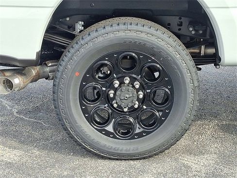 New 2026 Ford F250 Lariat w/ Black Appearance Package image 5