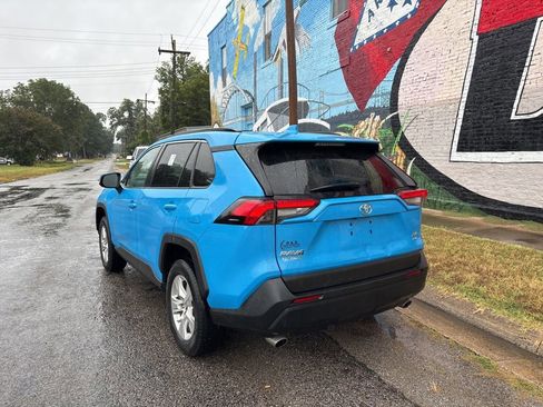 Used 2019 Toyota RAV4 XLE image 4
