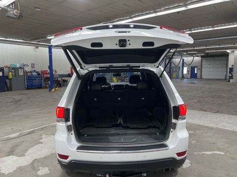 Used 2020 Jeep Grand Cherokee Limited RWD image 12